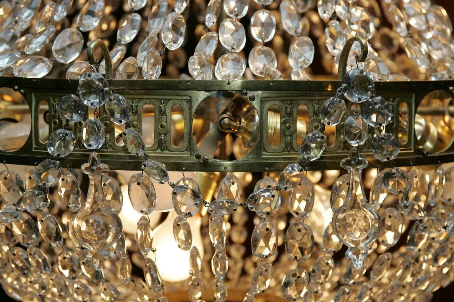 photo furniture 19th Century Biedermeier Basket Chandelier