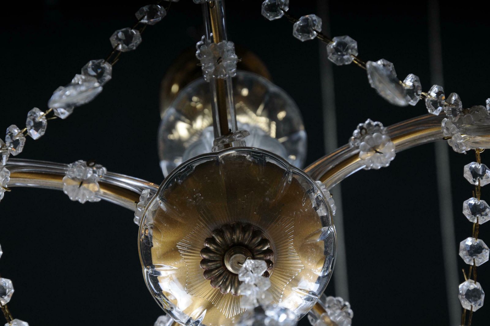 photo vintage 20th Century Beautiful Maria Theresia Chandelier Lamp