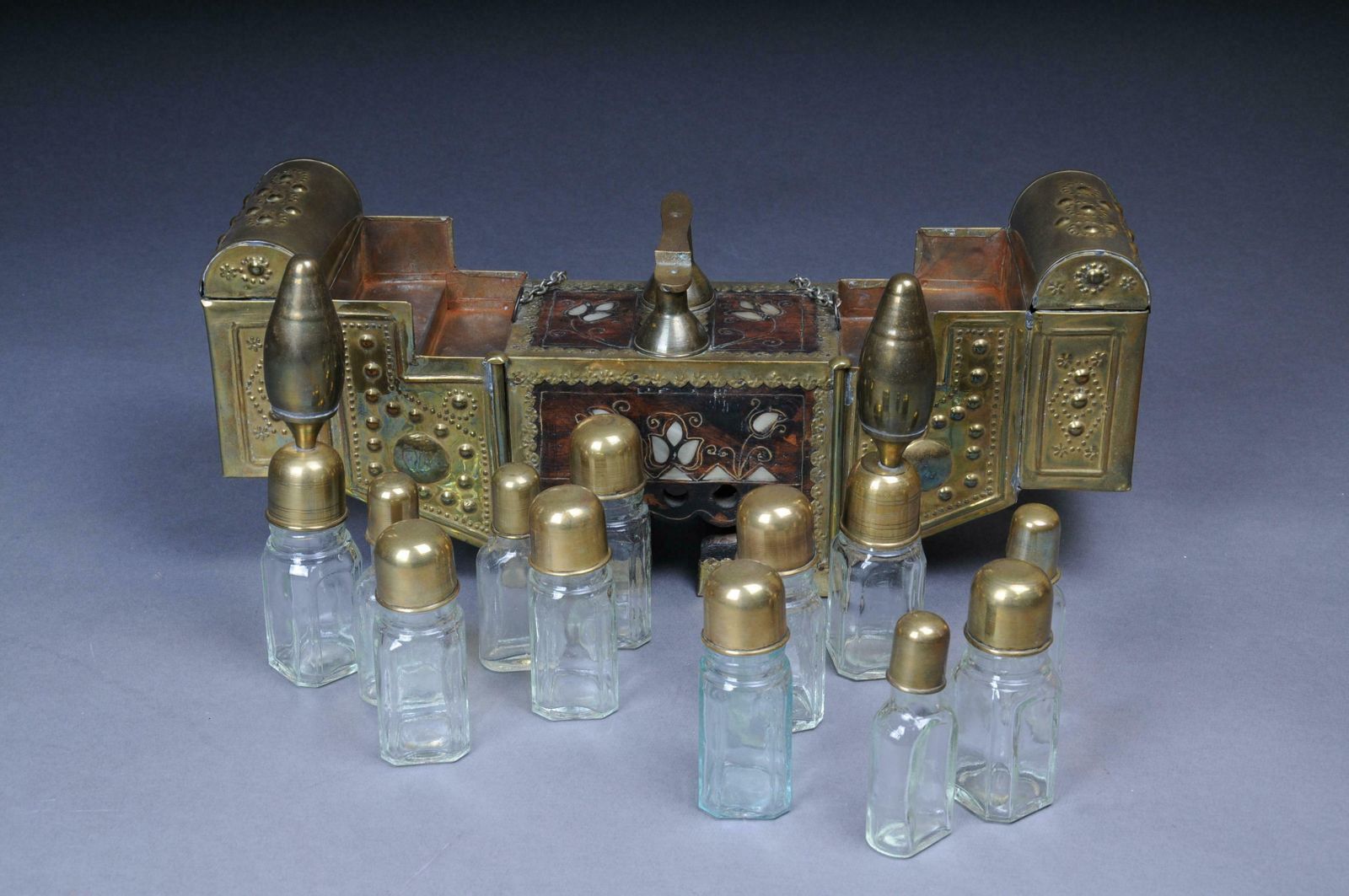 photo vinterior Decorative Oriental Shoe Polish Set Brass With Mother Of Pearl, 20th Century