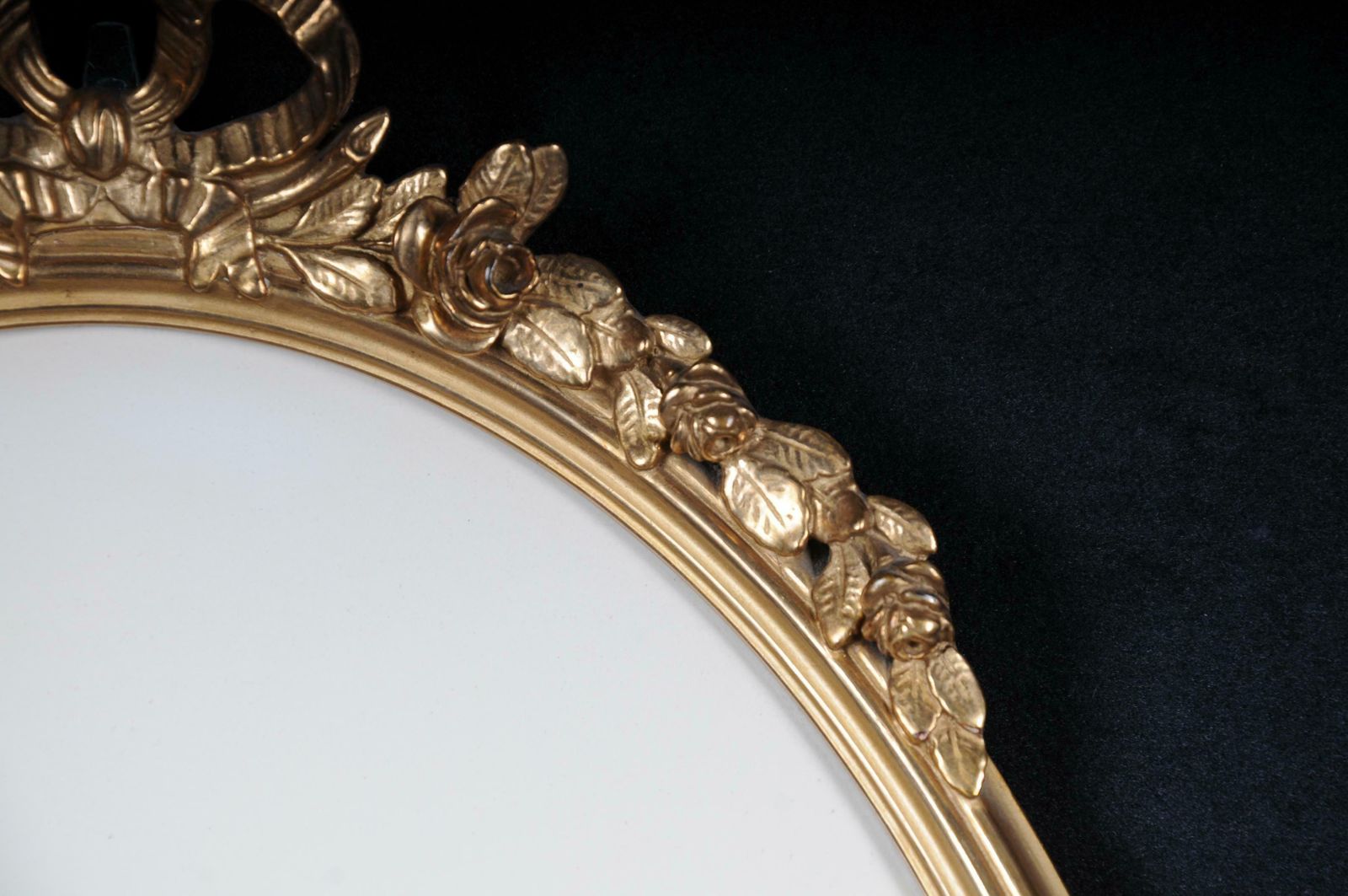 20th Century French Louis XVI Picture Frame, Gold, Oval photo Home Decor