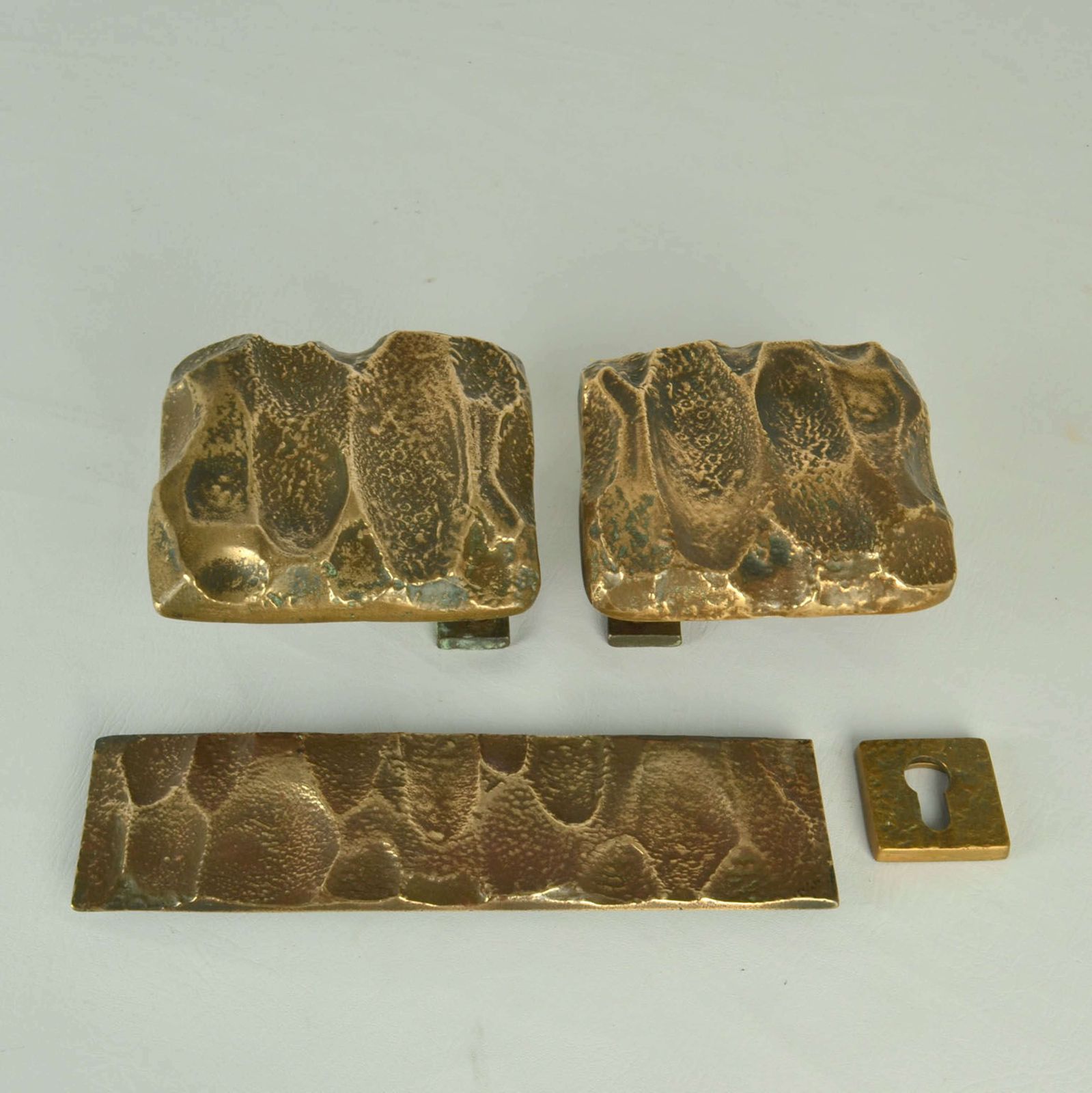 photo vinterior Pair Of Push Pull Door Handles With Letterbox And Key Fixtures In Bron