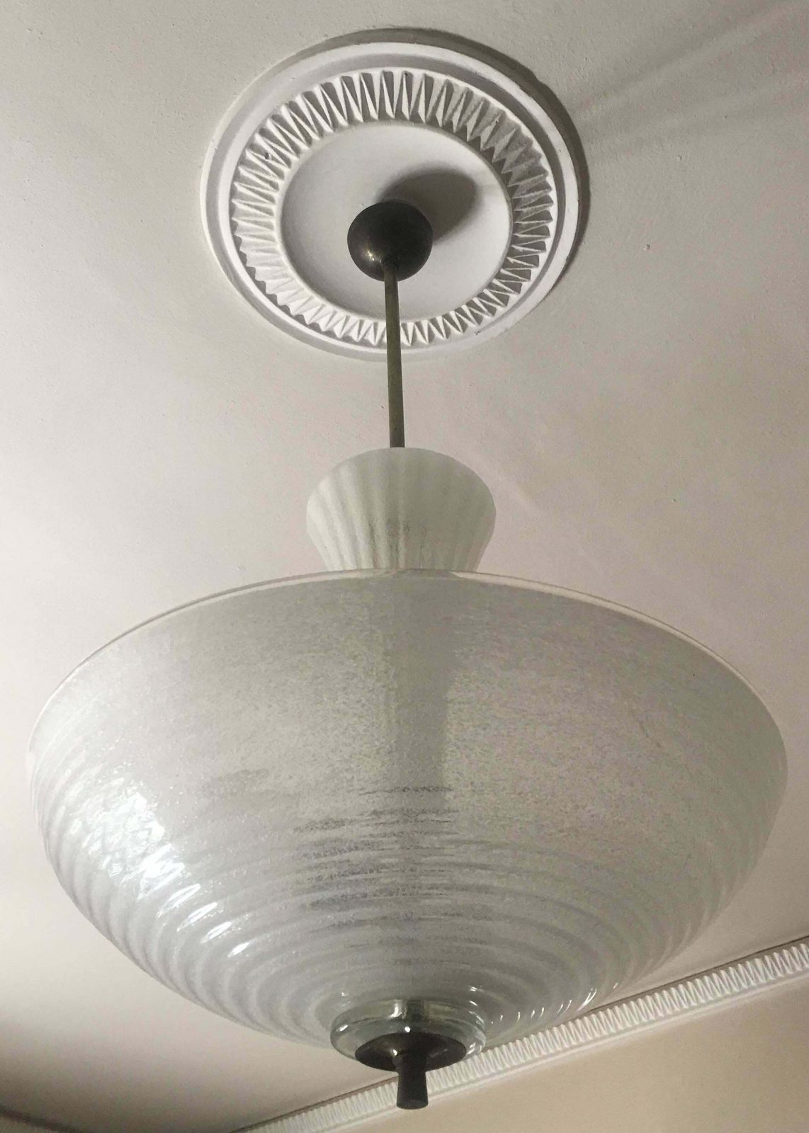 photo vintage Charming Italian Pulegoso Glass Chandelier By Barovier & Toso, Murano, 1940
