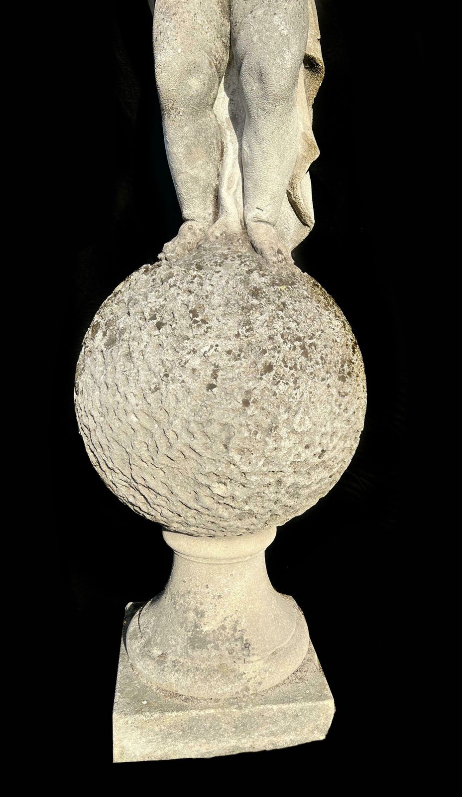 Puer Mingens, Charming Garden Sculpture In Vicenza Stone, 1960 photo vinterior