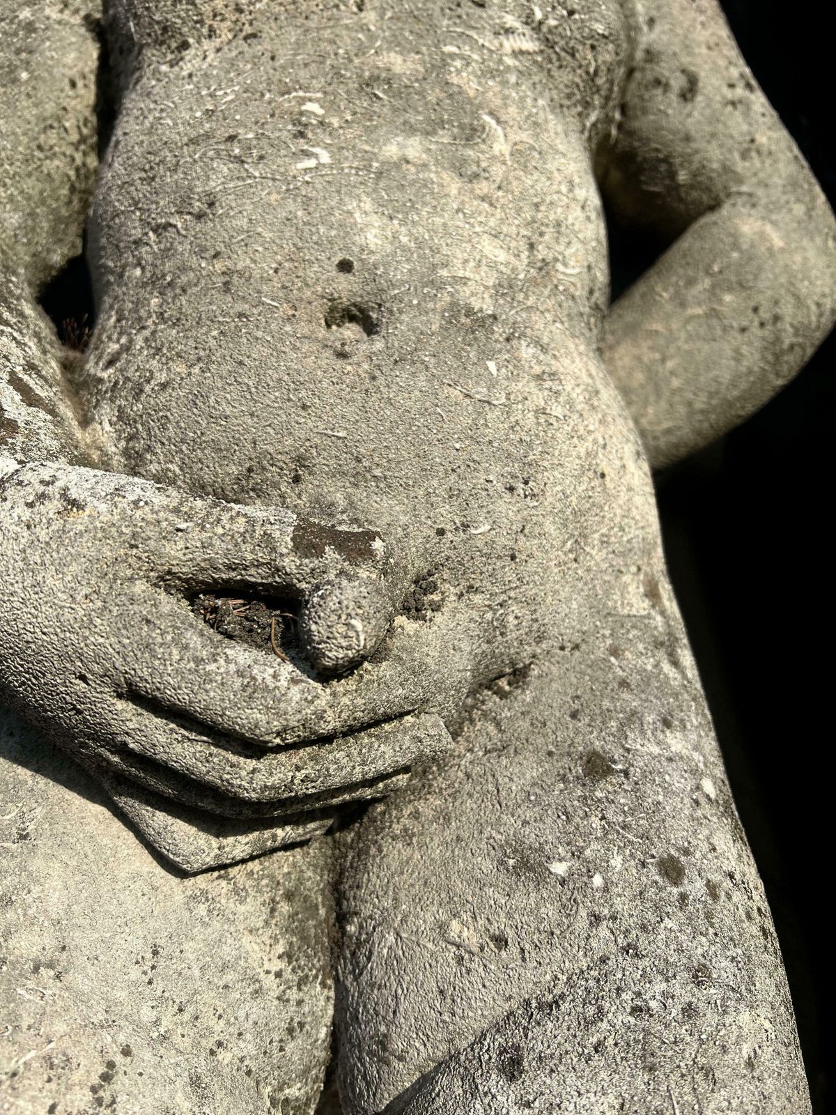 Puer Mingens, Charming Garden Sculpture In Vicenza Stone, 1960 photo vintage