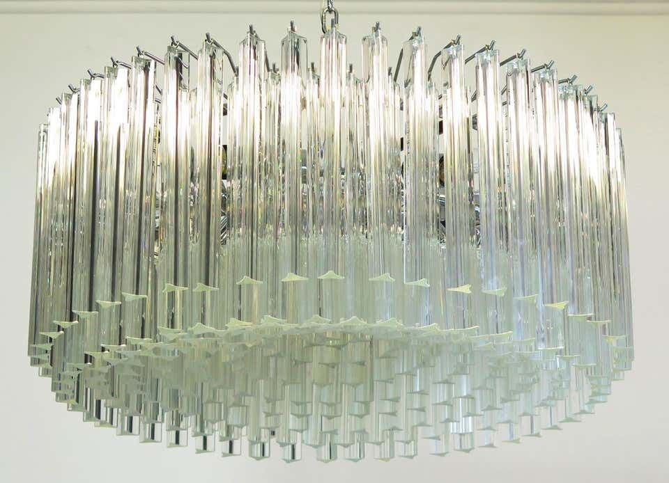 photo vinterior Mid 20th Pair Italian Triedri Glass Chandeliers, 265 Trasparent Prism, Murano