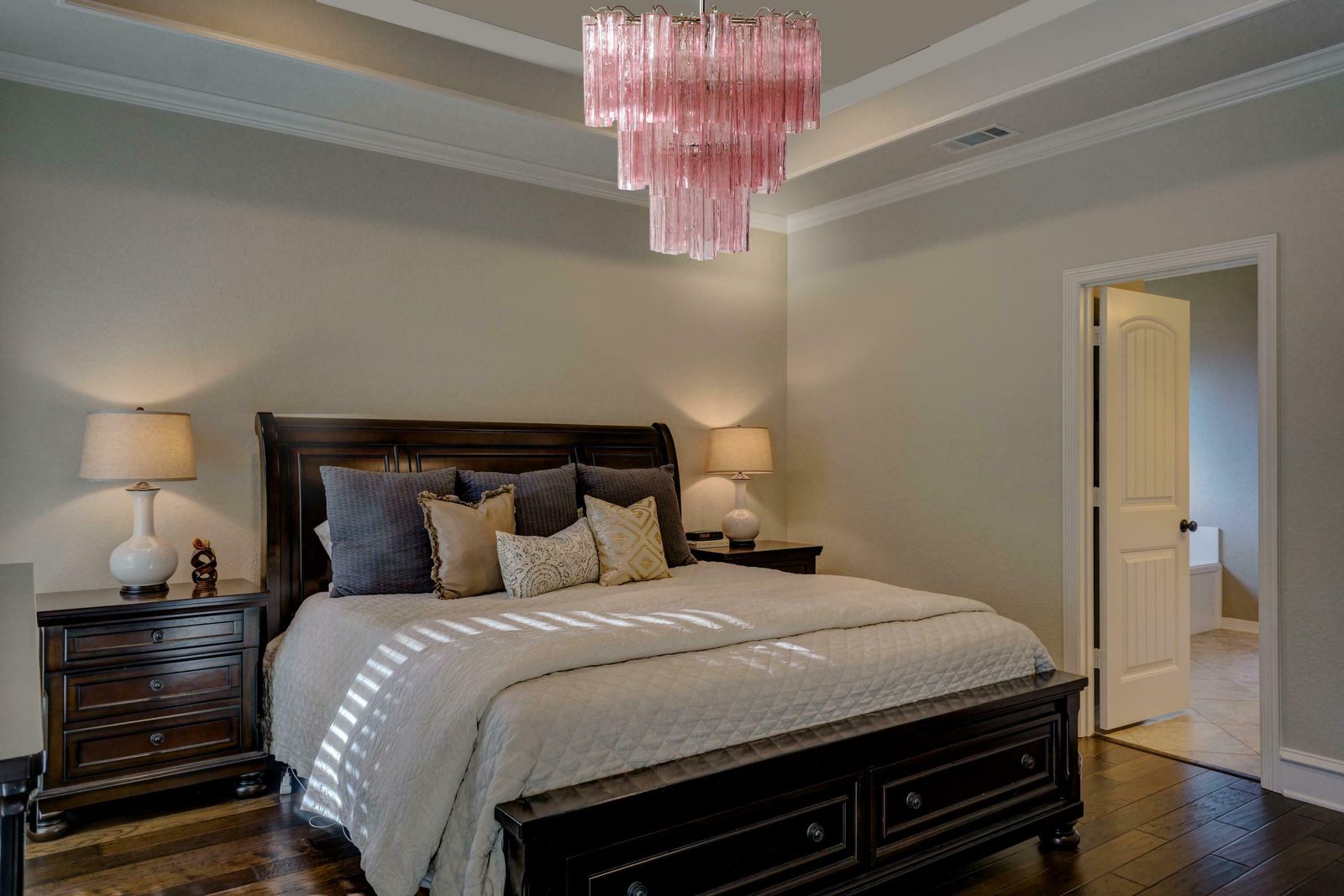 Pair Tronchi Chandeliers Style Toni Zuccheri, 48 Pink Glasses, Murano, 1990 photo for sale