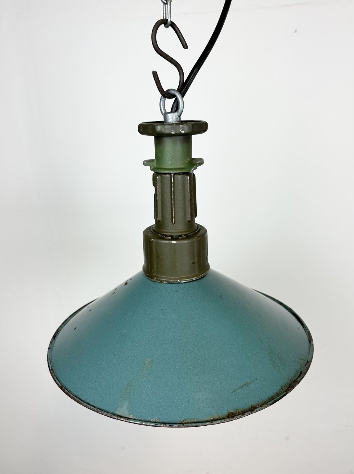 189.0 Industrial Green Enamel Factory Pendant Lamp With Cast Aluminium Top, 1960s photo