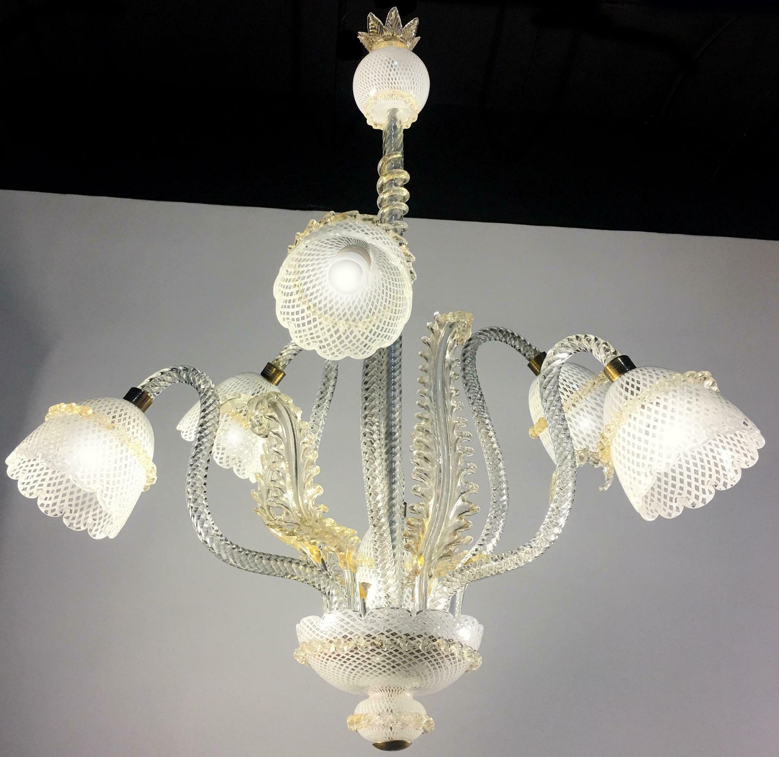 Chandelier "Reticello" Gold Inclusions Attributed To Seguso. Murano, 1940