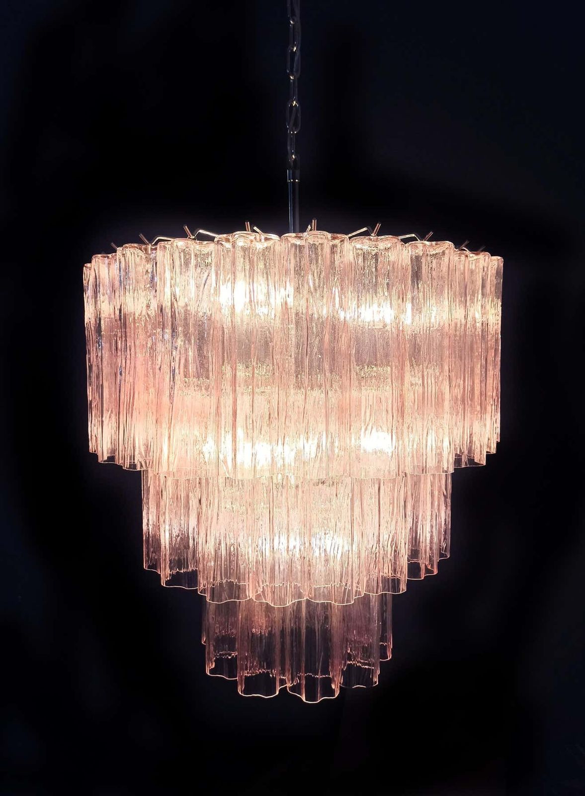 photo vinterior Pair Of 52 Pink Tronchi Chandeliers Style Toni Zuccheri For Venini, Murano