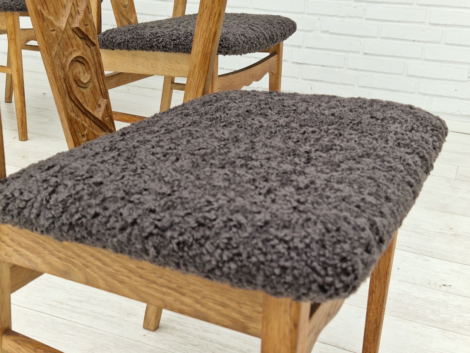 1960s, Danish Design By Henning Kjærnulf, Set Of 4 Dinning Chairs, Oak Wood, Sheepskin Imitation. photo vintage