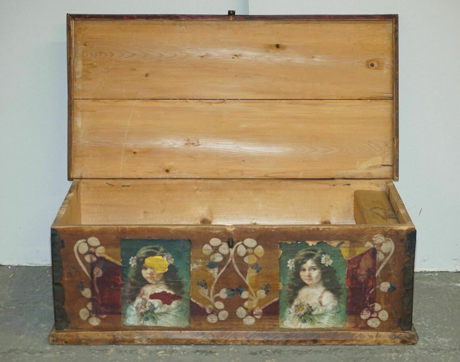 photo vinterior Circa 1900 Original Paint Romanian Blanket Chest Coffer Trunk Children Pictures
