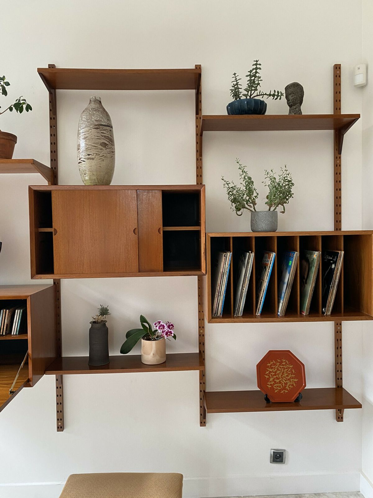 Cadovius "Royal System" 4 Column Teak Set, 1970 photo Furniture