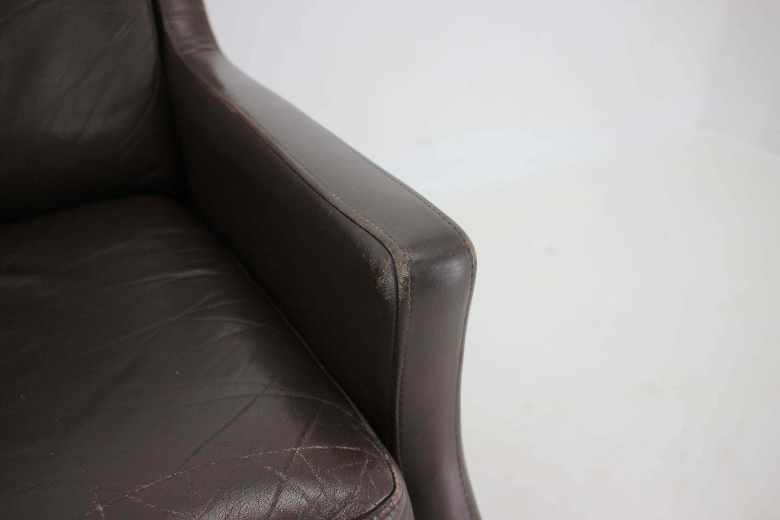 photo vintage 1970s Pair Of Leather Armchairs,Denmark
