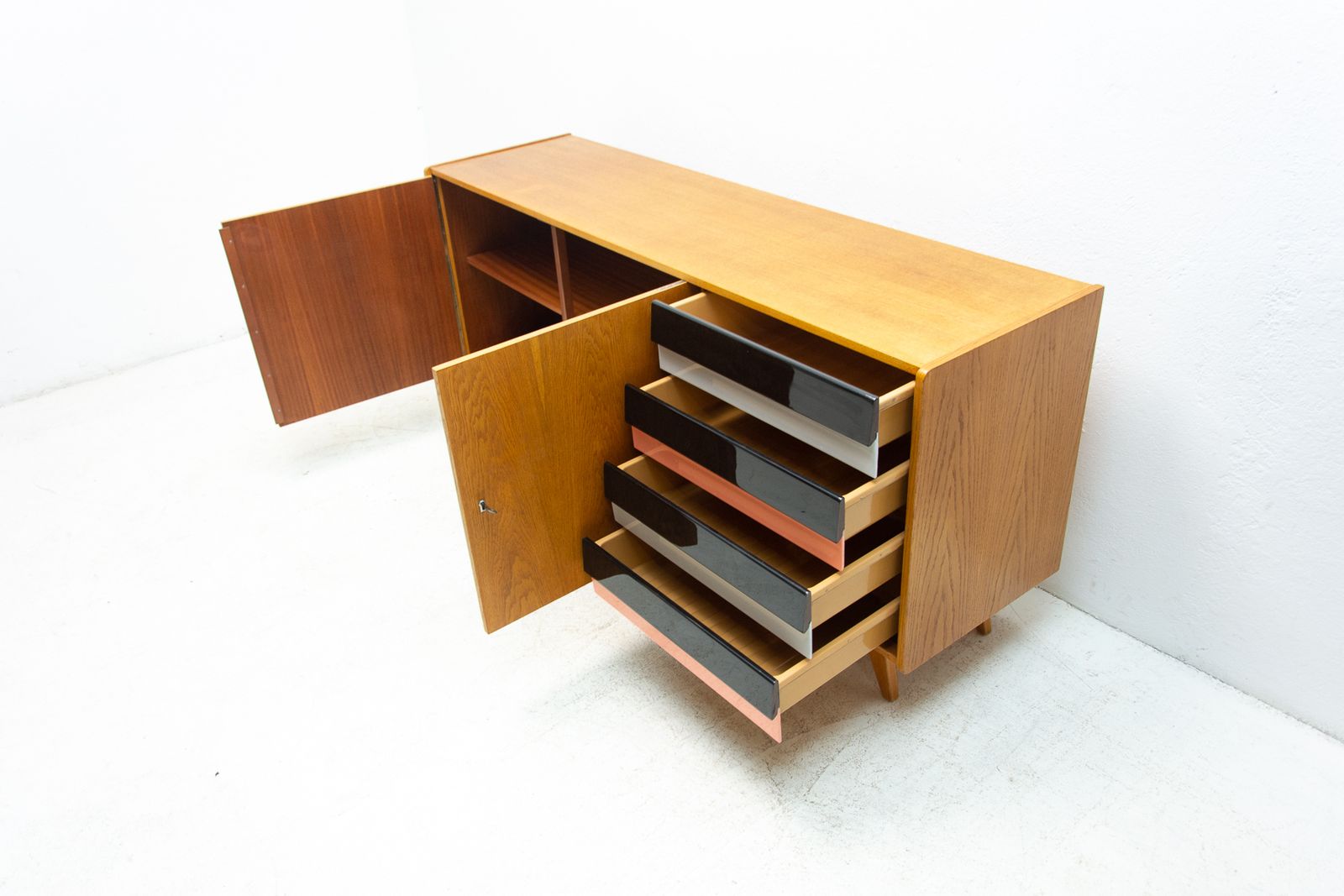 photo vintage Mid Century U 460 Sideboard By Jiří Jiroutek For Interiér Praha