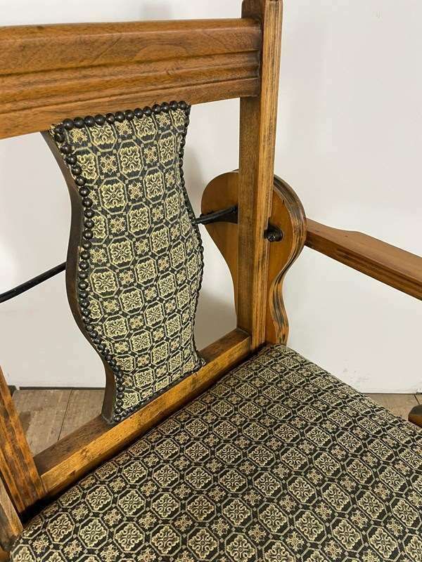 Vintage Antique Barbers Armchair photo vinterior