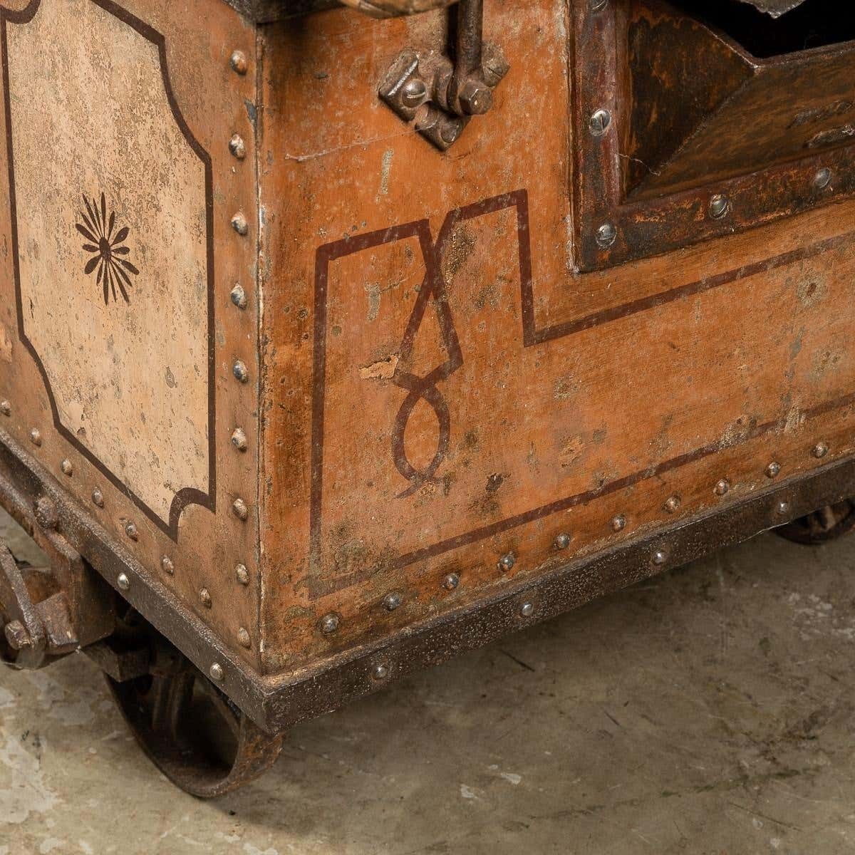 6895.0 19th Century Victorian Freight Carriage With Oak Top, C.1880 photo