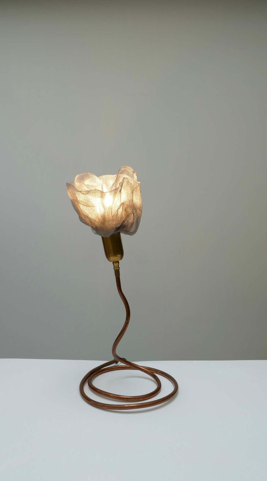 Metal Woven Mesh Flower Table Lamp With Brass & Copper Serpent Base, Italy 1970s photo vinterior