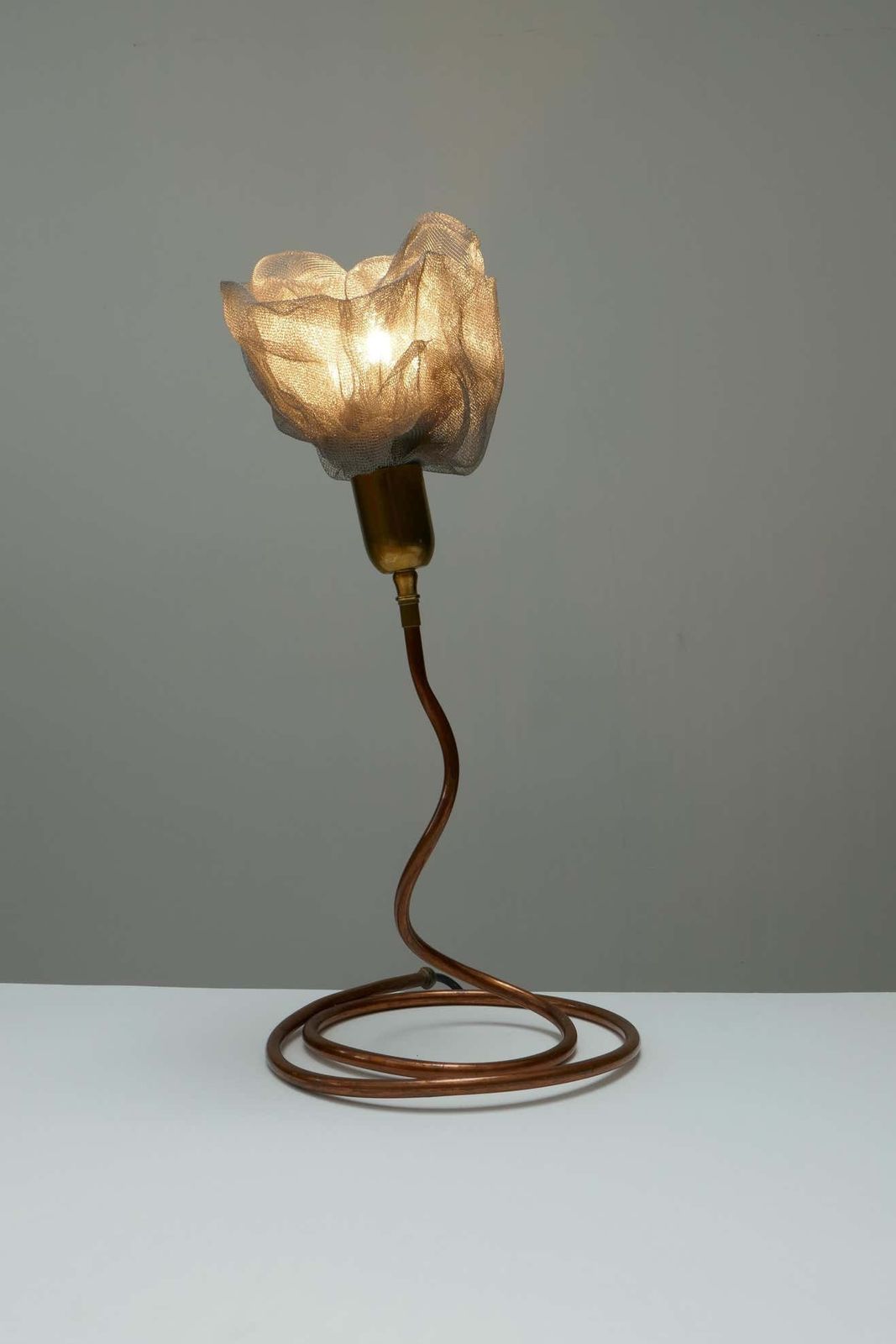 Metal Woven Mesh Flower Table Lamp With Brass & Copper Serpent Base, Italy 1970s photo vintage