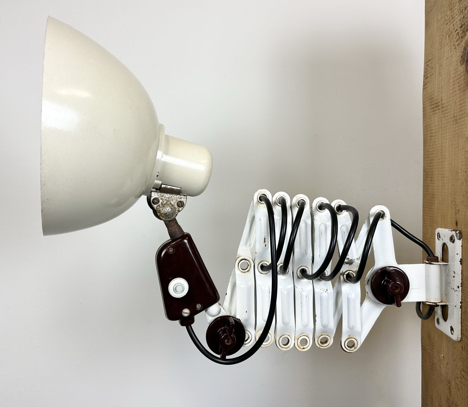 photo buy Industrial East German Scissor Lamp From Veb Zweckleuchtenbau Dresden, 1950s