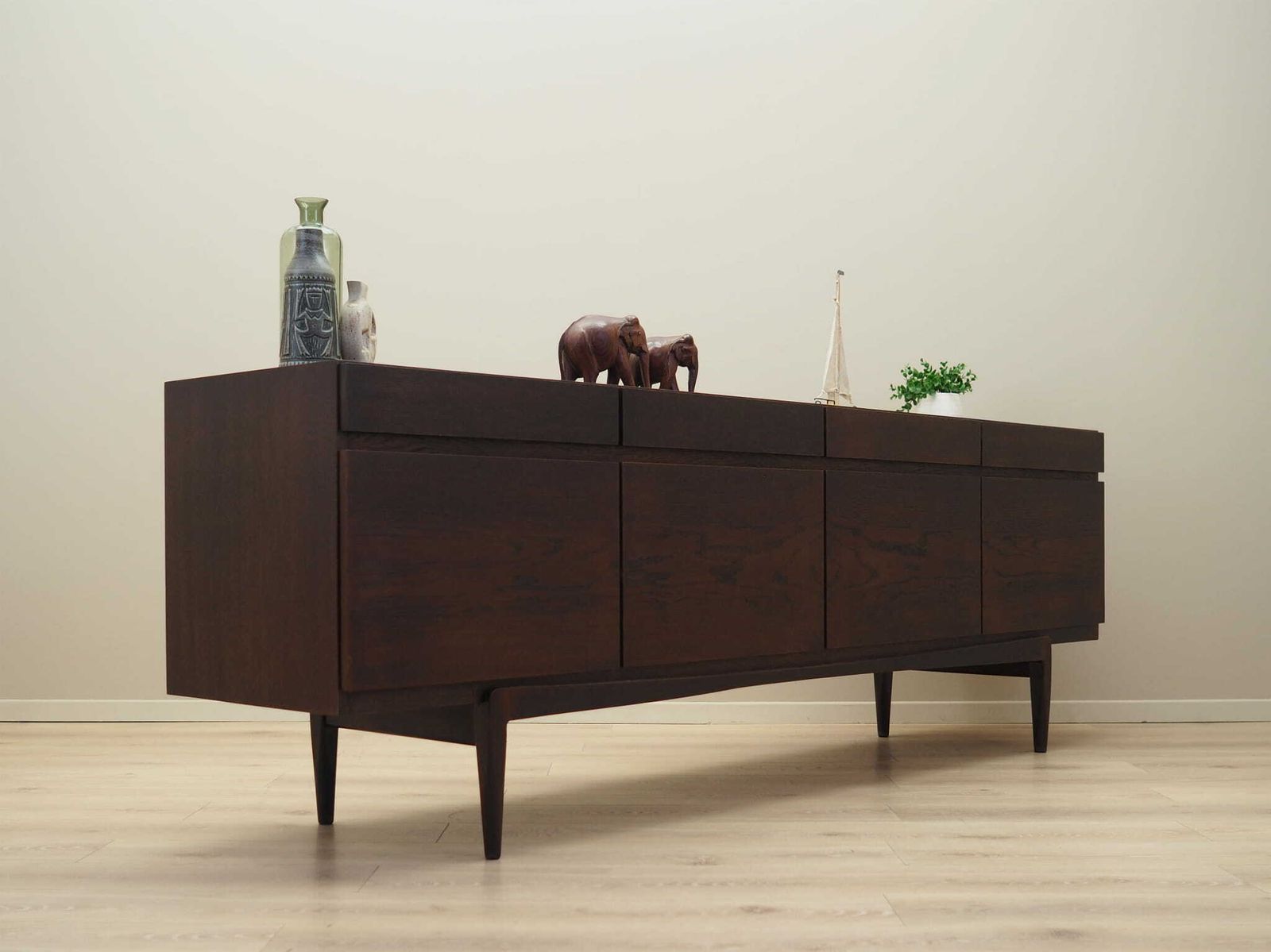 Oak Sideboard, Danish Design, 1970s, Designer: Ib Kofod Larsen, Manufacturer: Faarup Møbelfabrik photo vinterior