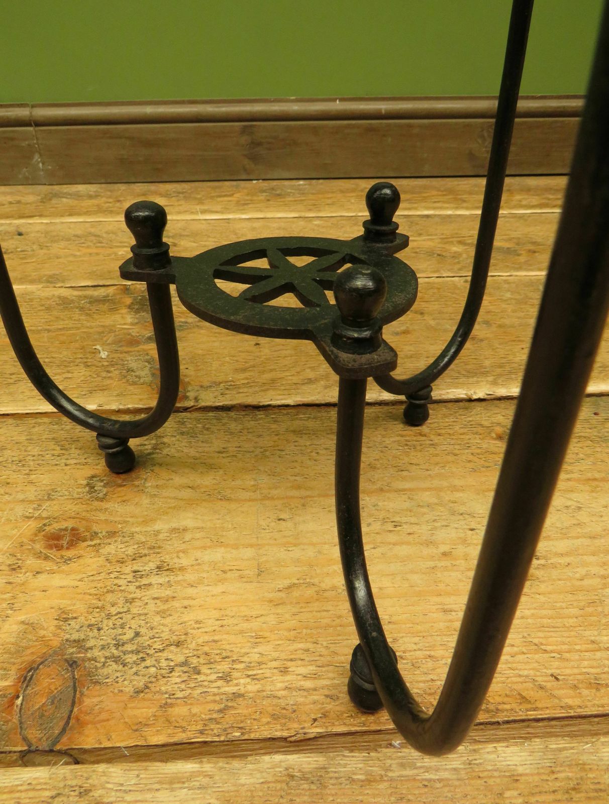 photo vinterior Vintage Steampunk Side Table With Gimbal Mounted Solar System