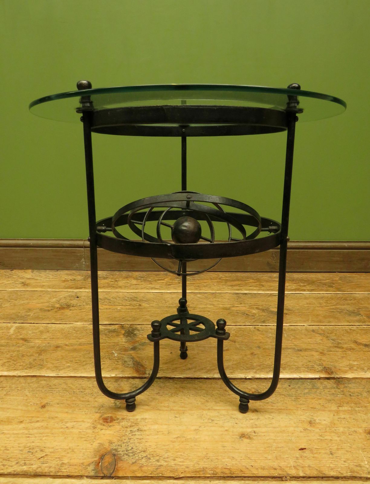 photo vintage Vintage Steampunk Side Table With Gimbal Mounted Solar System
