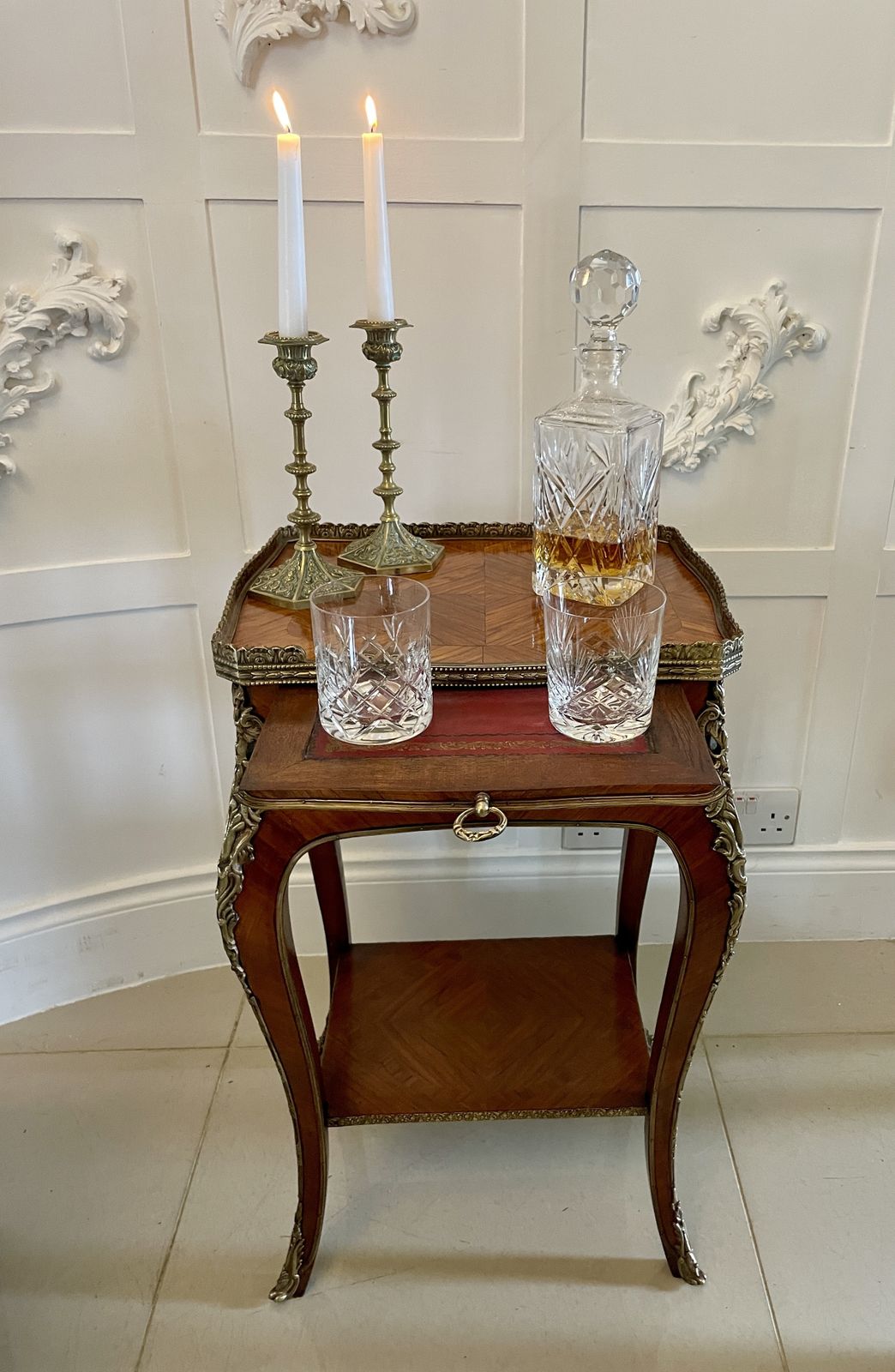 photo furniture Fine Quality Antique Freestanding French Kingwood And Ormolu Mounted Side Table
