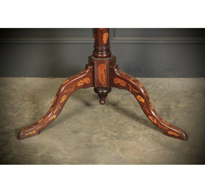 18th Century Walnut Marquetry Inlaid Dumb Waiter photo 1312.74