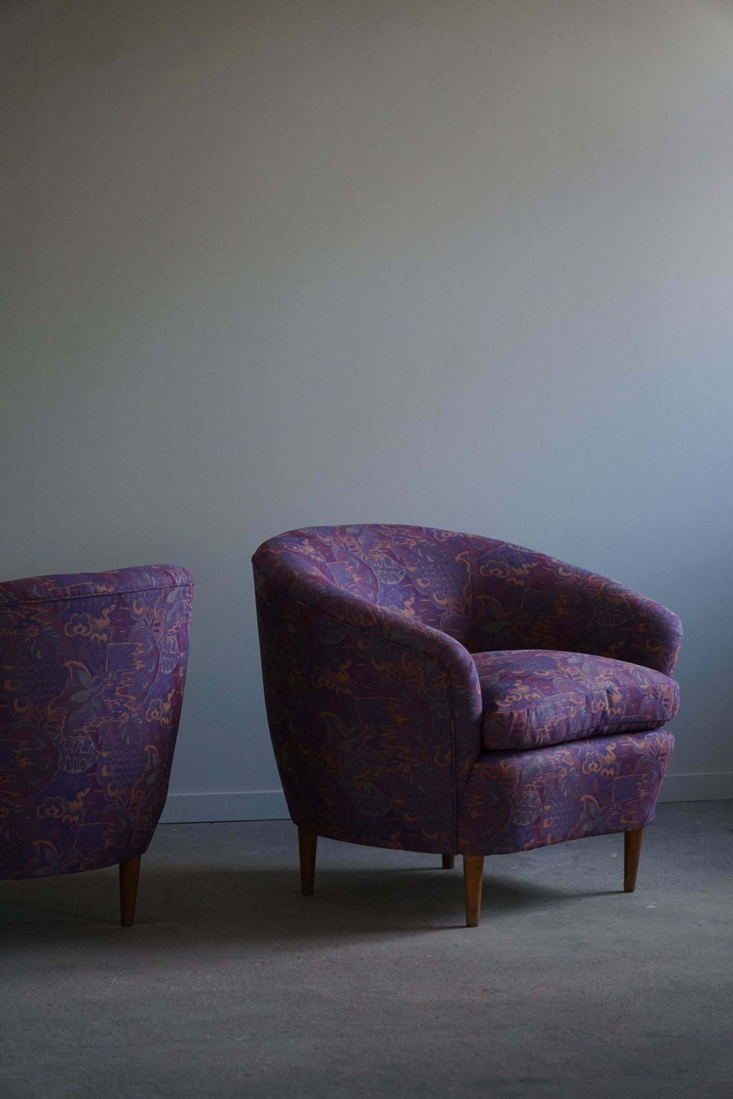 photo buy Gio Ponti, Casa E Giardino, A Pair Of Lounge Chairs, Reupholstered, 1940s