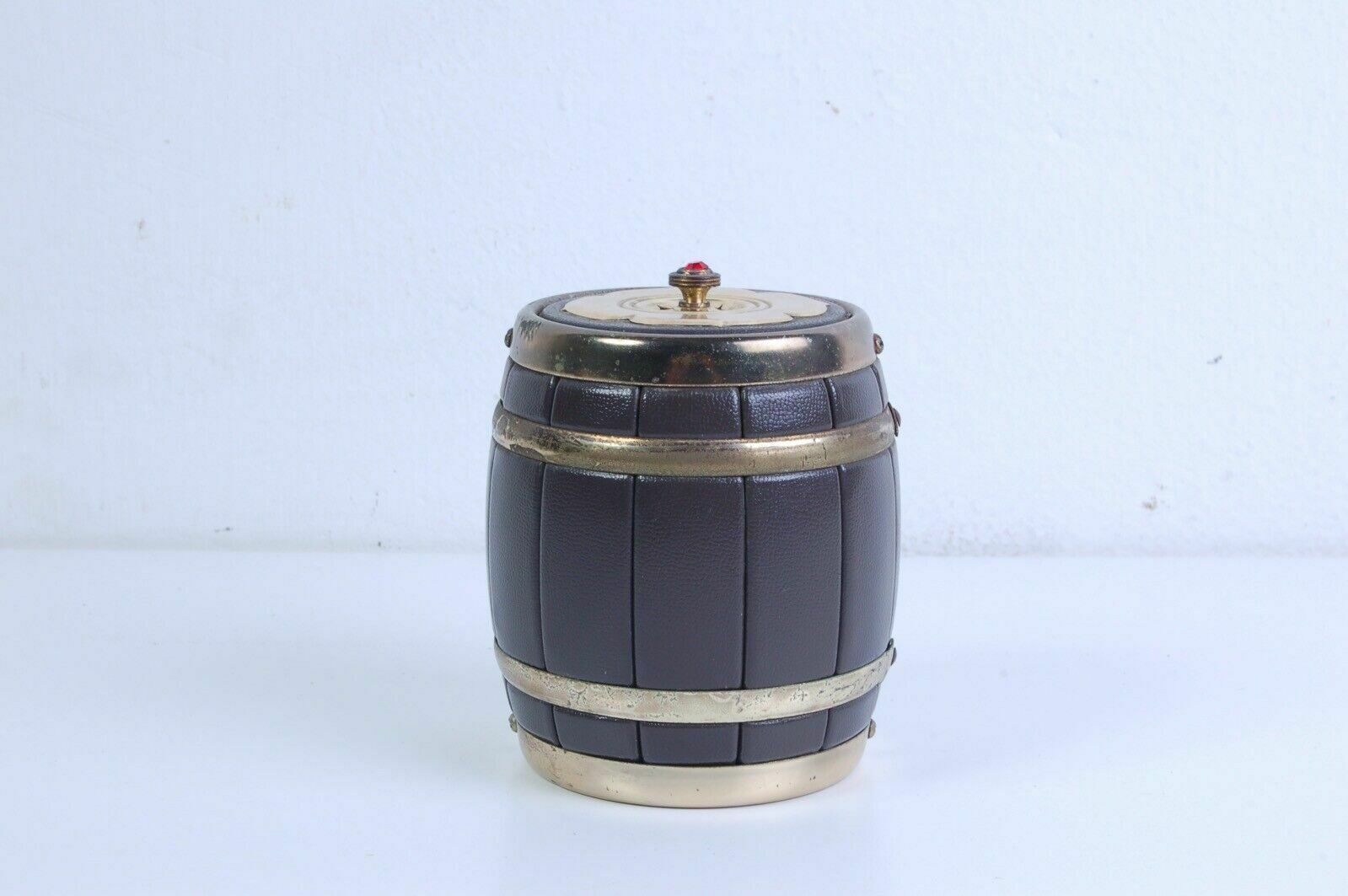 Cigarette Dispenser Barrel Desk Accessory Gift Idea Smokers Keiwa Barrel photo vinterior