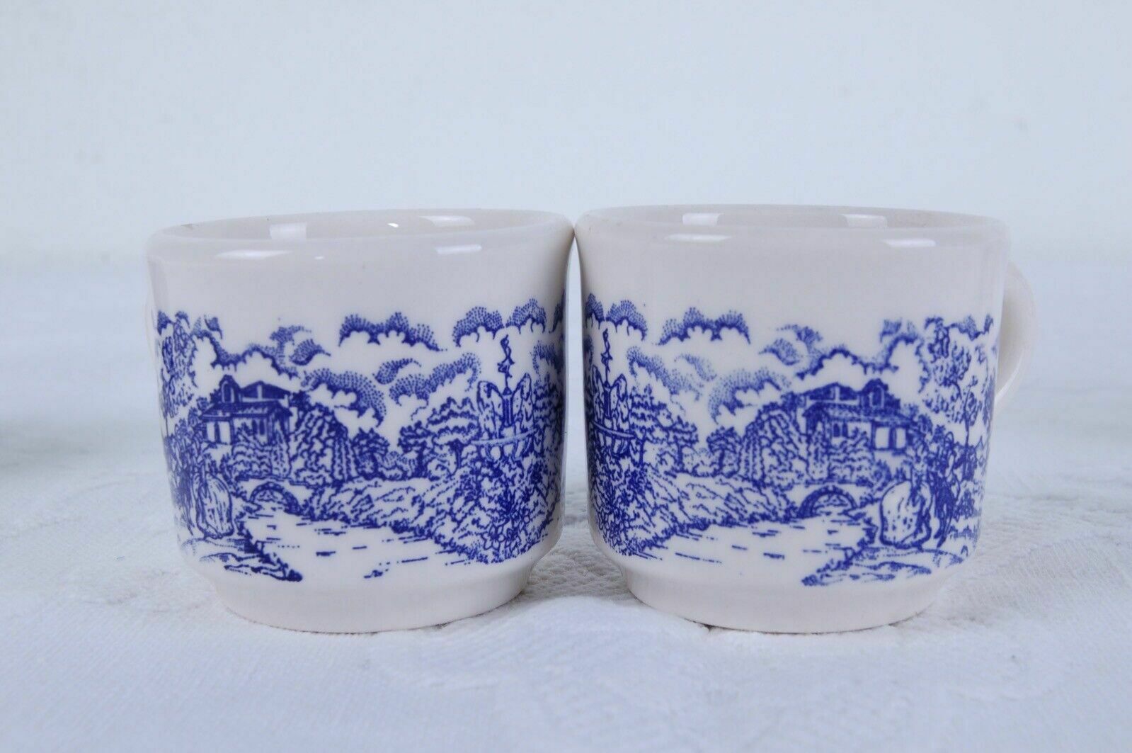 photo furniture Cbm Ceramic Coffee Service For 6 People With Floral Decoration And English Country Life