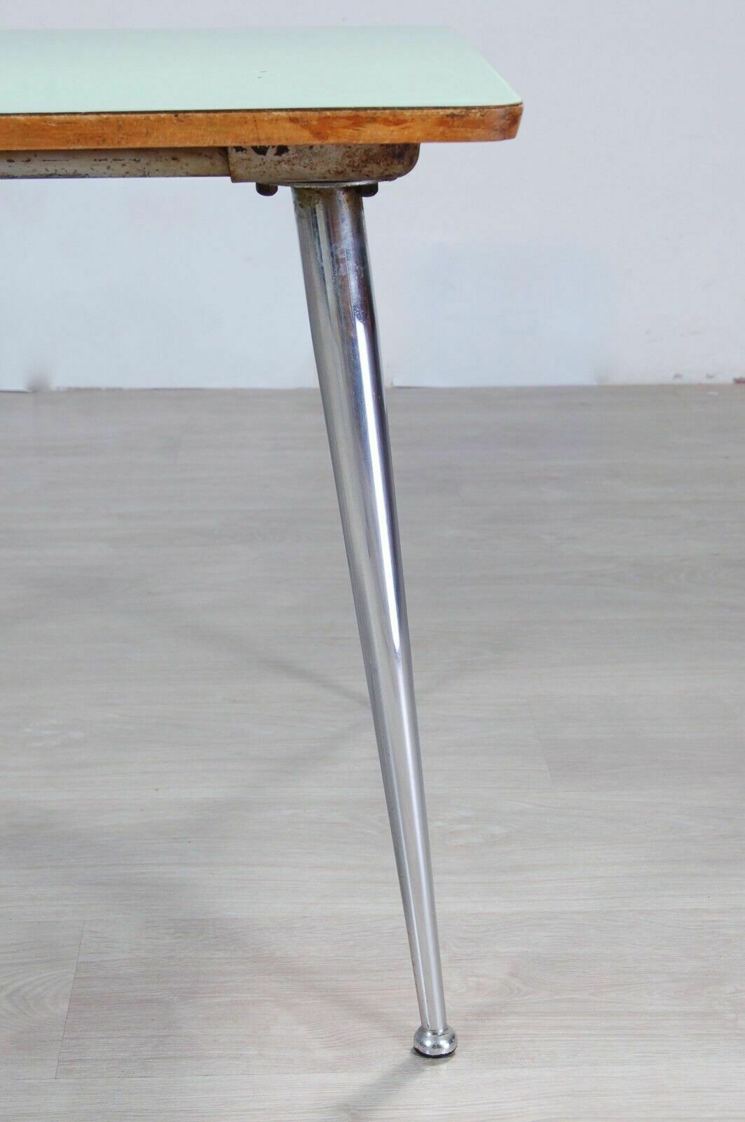photo furniture 1950s Table, Formica Top, Iron Legs. As A Child, Height 58 Cm.