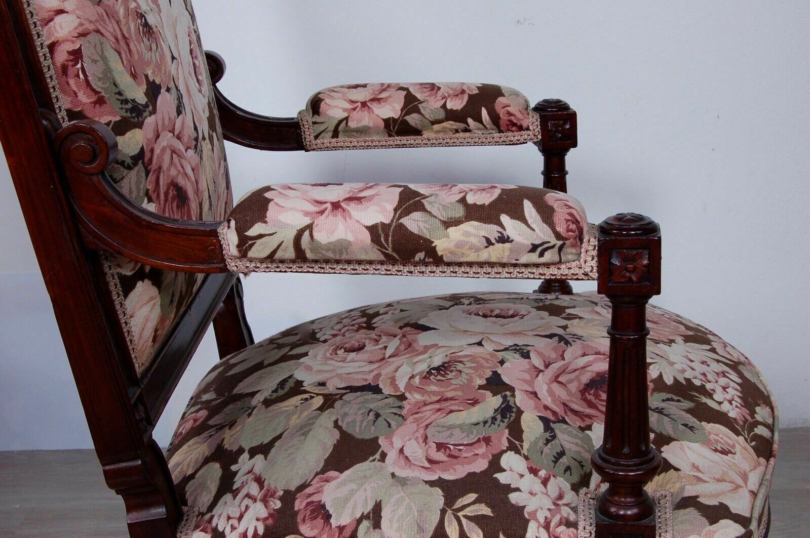 photo furniture Umbertina Armchair In Mahogany, Original From The End Of The 19th Century.