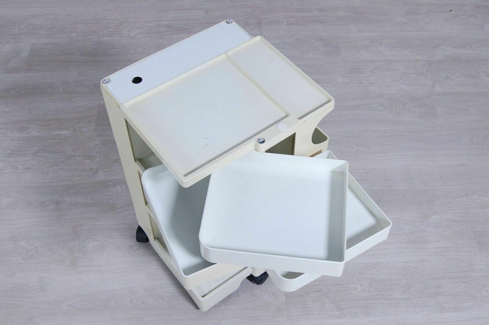 photo furniture Boby Joe Colombo Bieffeplast 70s White Carello Side Table Cabinet With Wheels