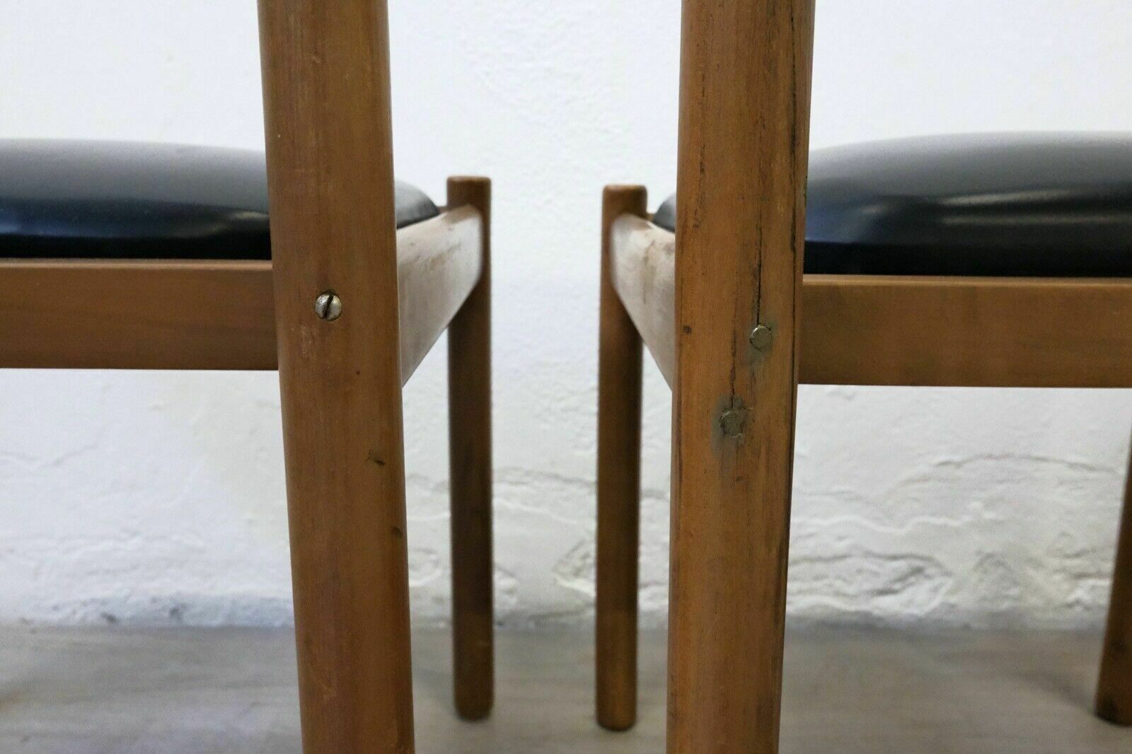 Set Of 4 Isa Bergamo Design Chairs In Wood And Black Leather. Italian Manufacture. 1960s photo vinterior