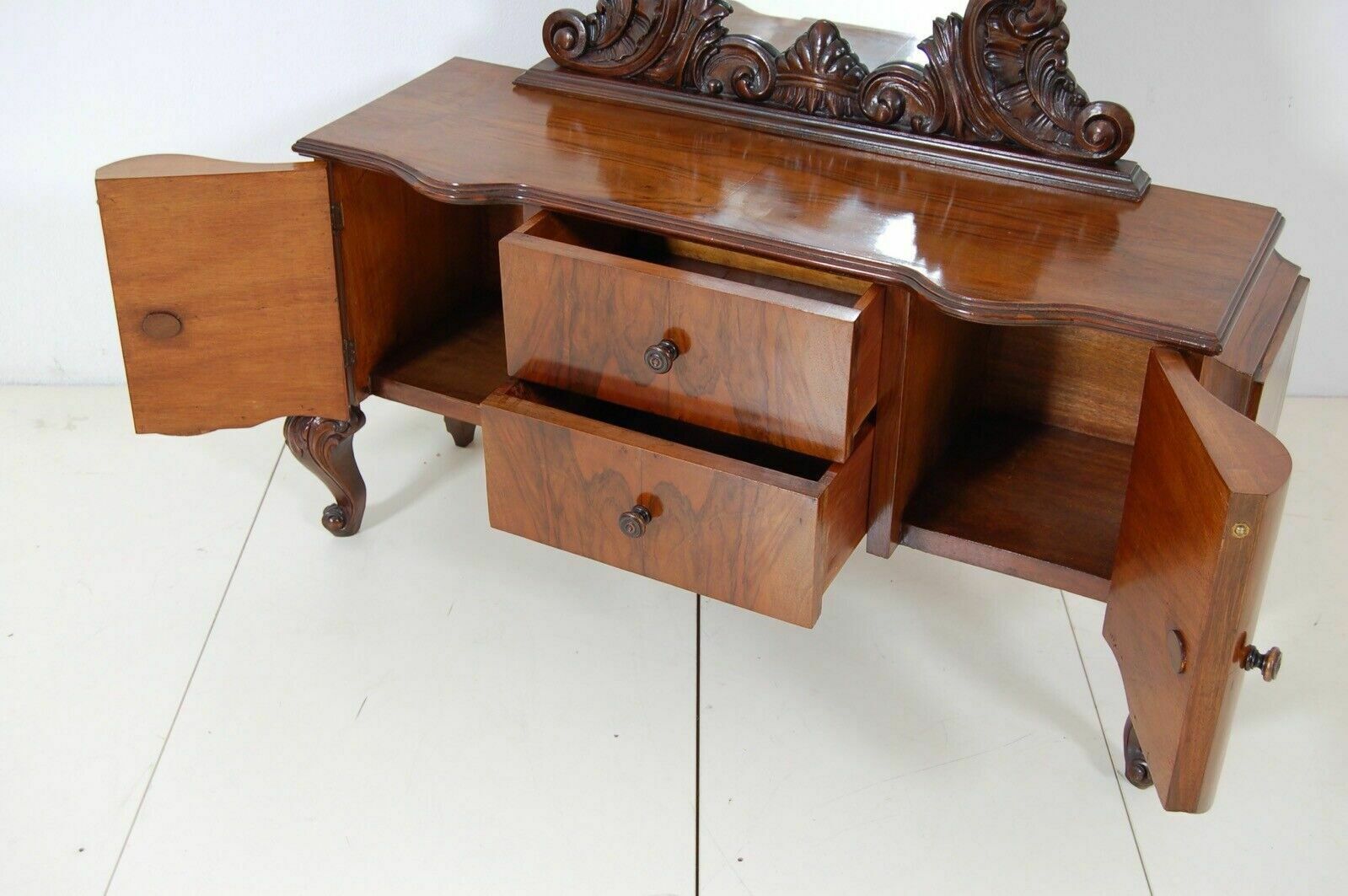 photo furniture Chippendale Petineuse In Briar With Large Mirror, Two Doors, Two Drawers