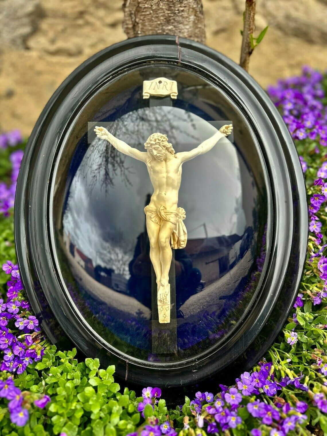 16" Jesus Christ Under Glass Wall Frame Victorian Religious Carved Crucifix photo furniture