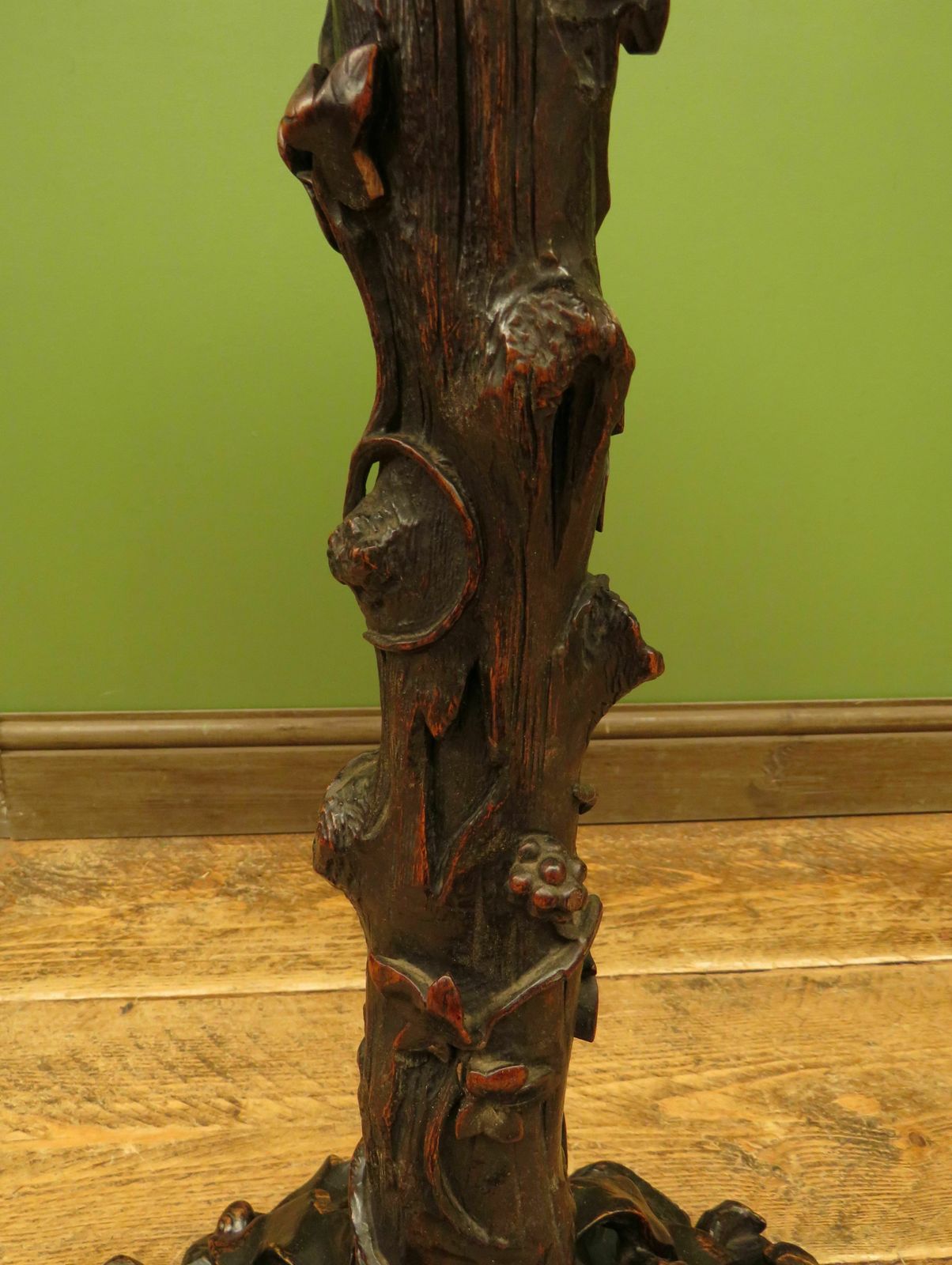 photo vinterior Carved Antique Black Forest Table In The Style Of Matthew & Willem Horrix