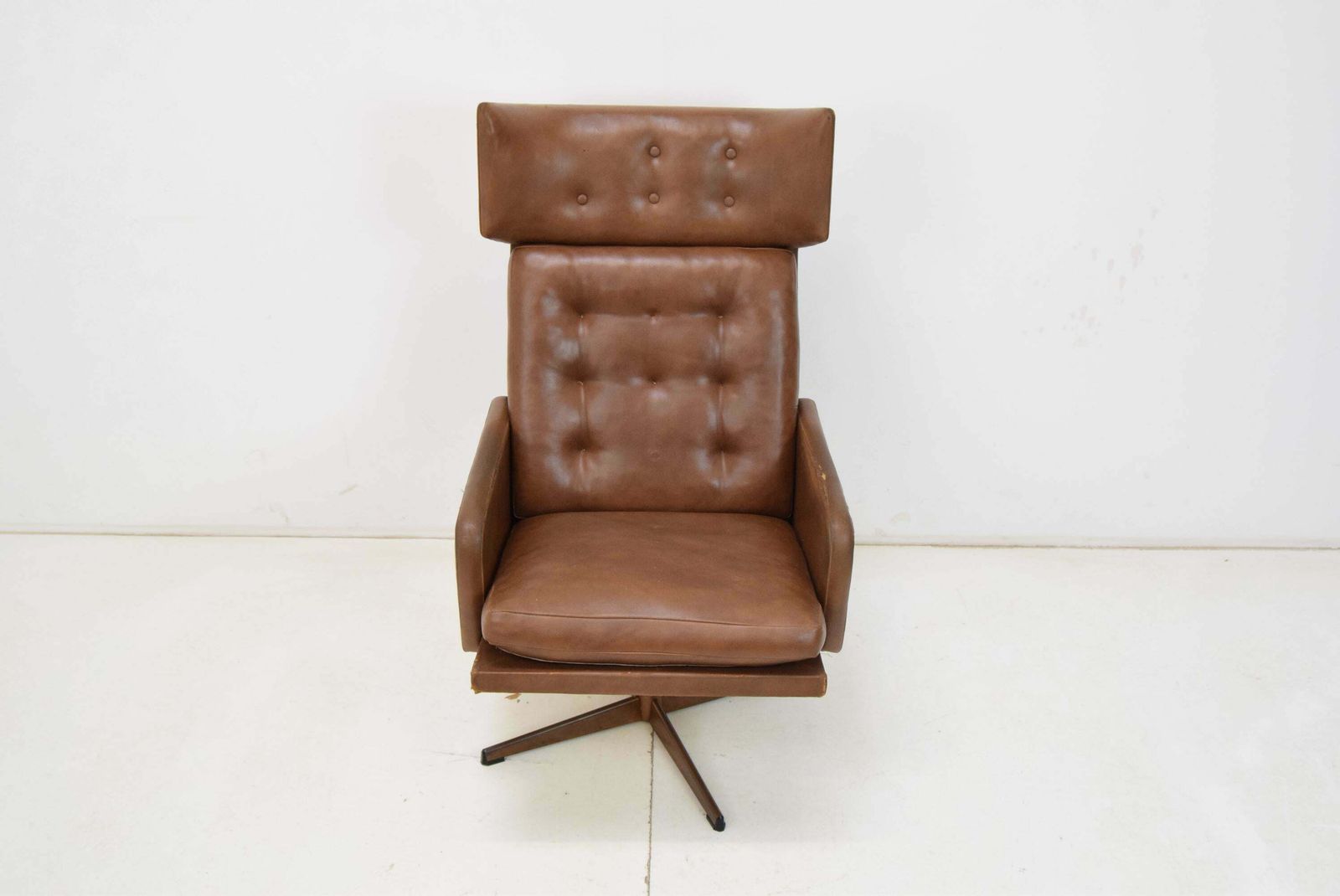 Mid Century Leatherette Rotatable Armchair, 1960's. photo Furniture