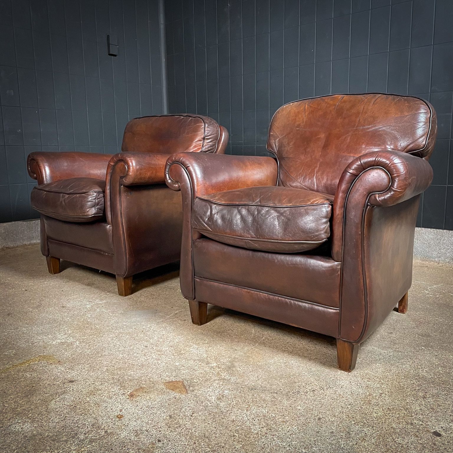 Vintage Brown Leather Armchairs – Set Of 2 Pieces photo vintage