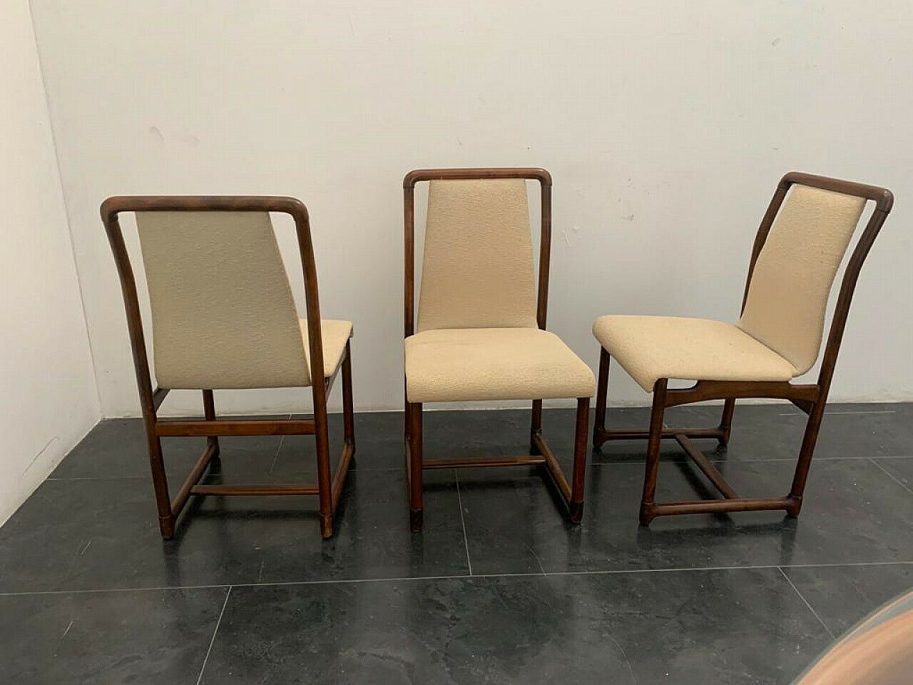 photo furniture 3 Chairs And Round Table In Wood And Glass, 1960s