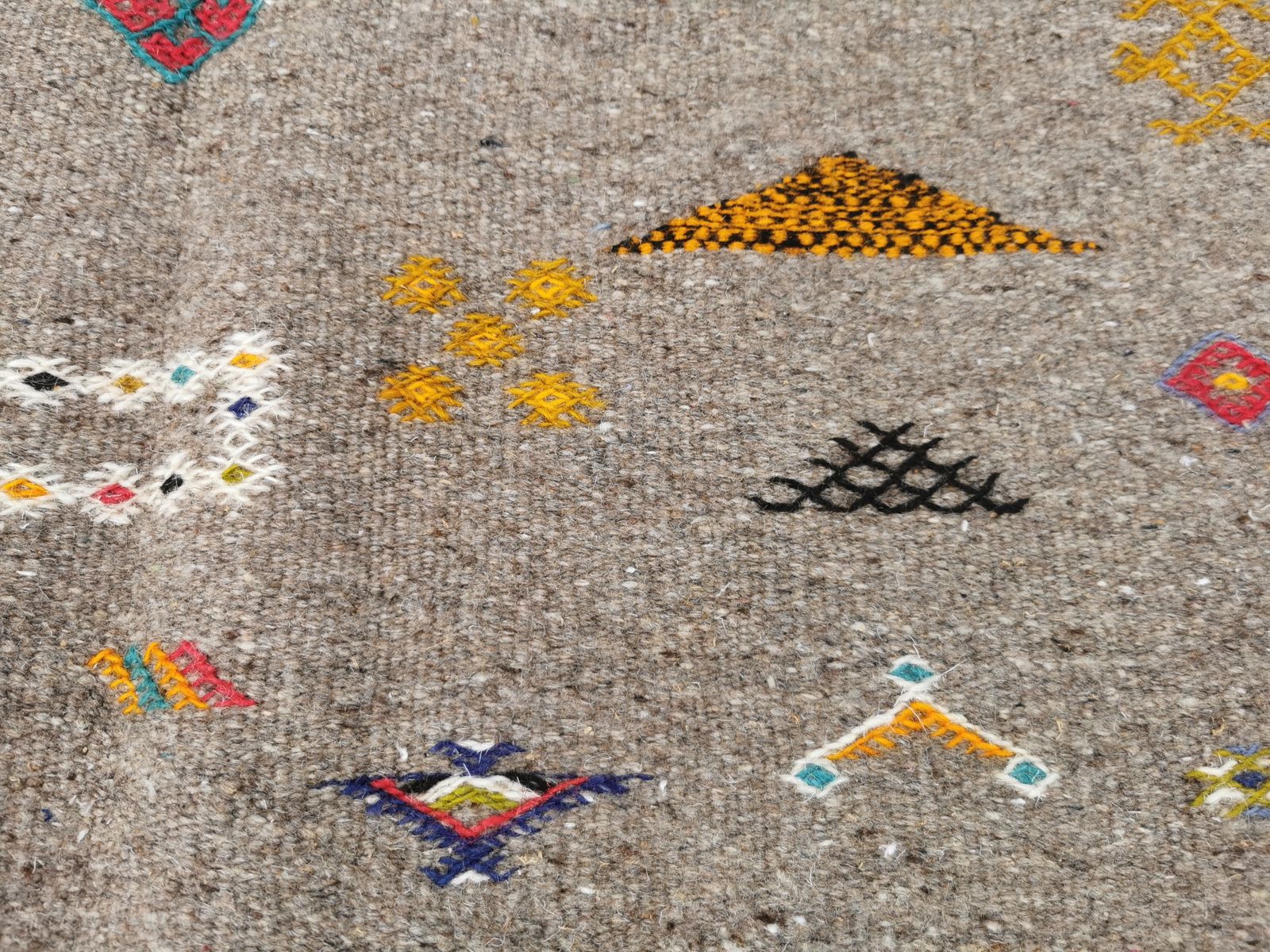 Handmade Grey Moroccan Berber Rug. Camel Wool Carpet photo buy