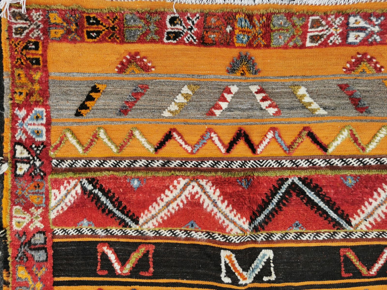 Handmade Colourful Moroccan Berber Rug. Camel Wool Carpet photo 775.0