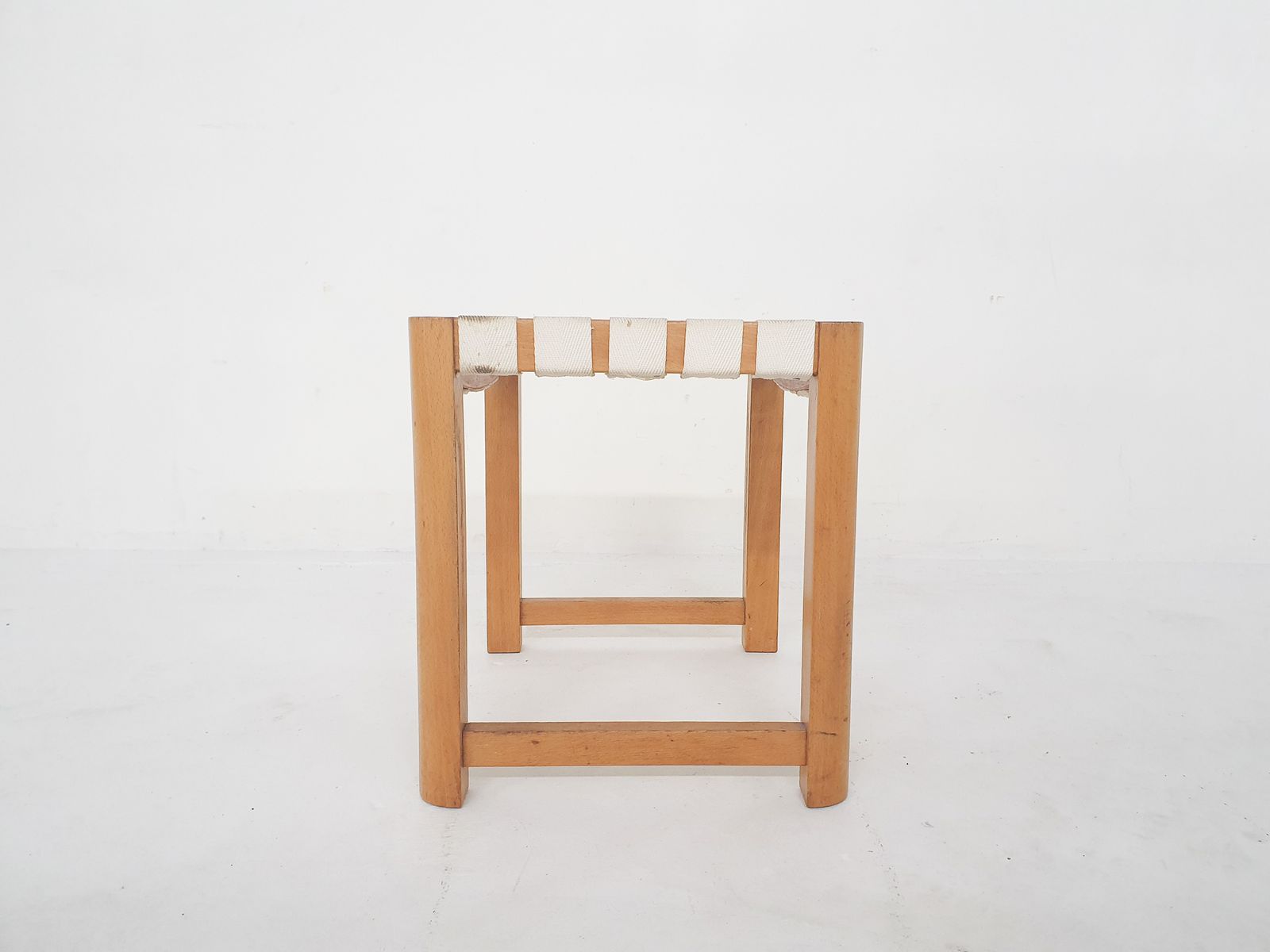 Scandinavisch Modern Houten Krukje Met Witte Banden, Jaren 1970 photo 190.8