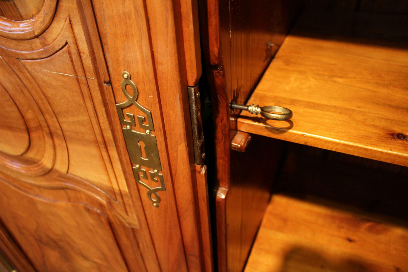 18th Century Baroque Wardrobe In Solid Walnut photo vinterior