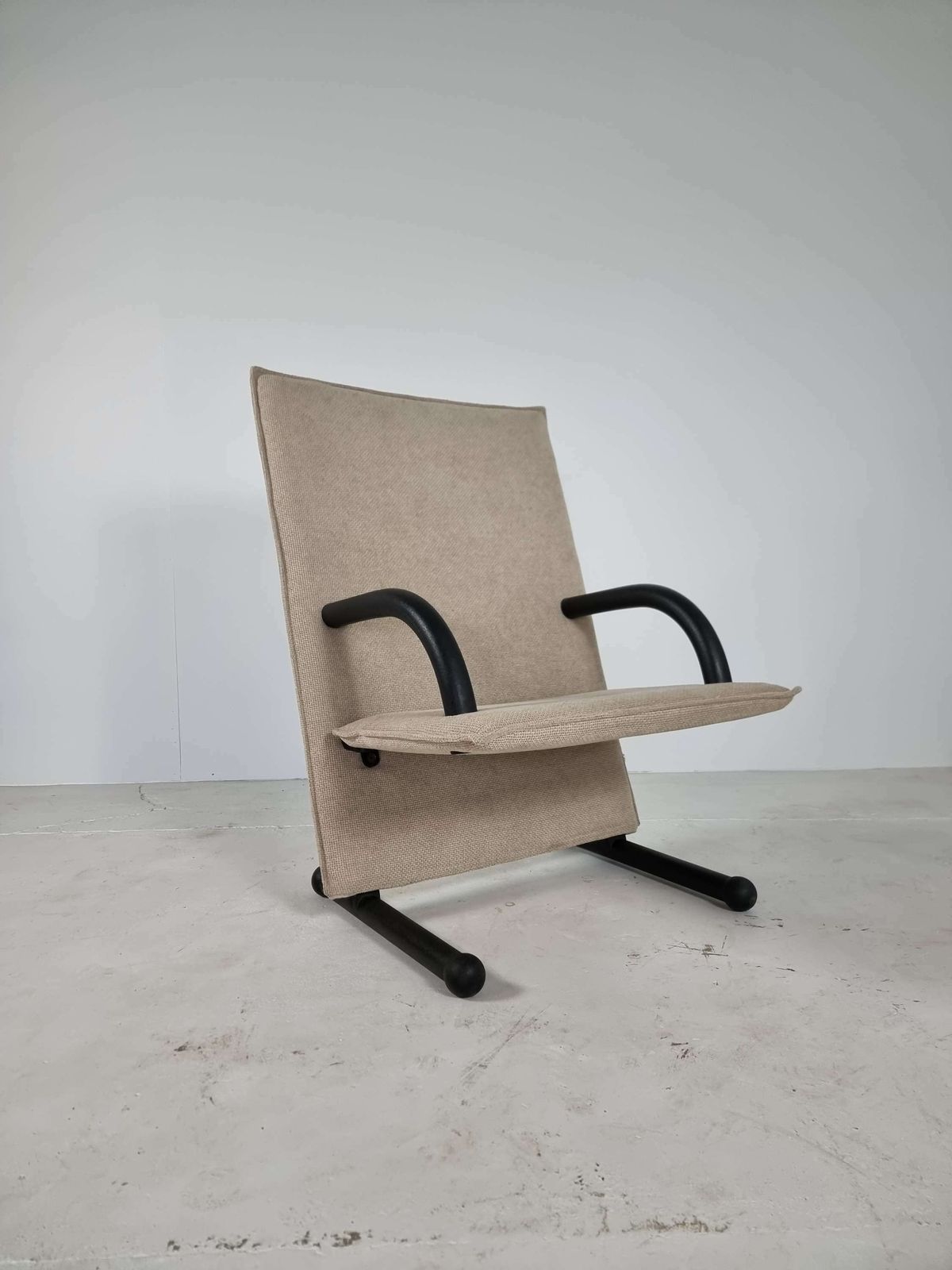 photo furniture Arflex T Line Fauteuil, Italië, Jaren 1980