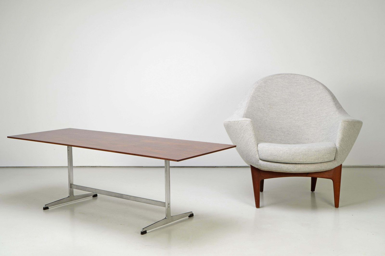Danish Modern Rosewood Coffee Table By Arne Jacobsen For Fritz Hansen, 1960s photo furniture