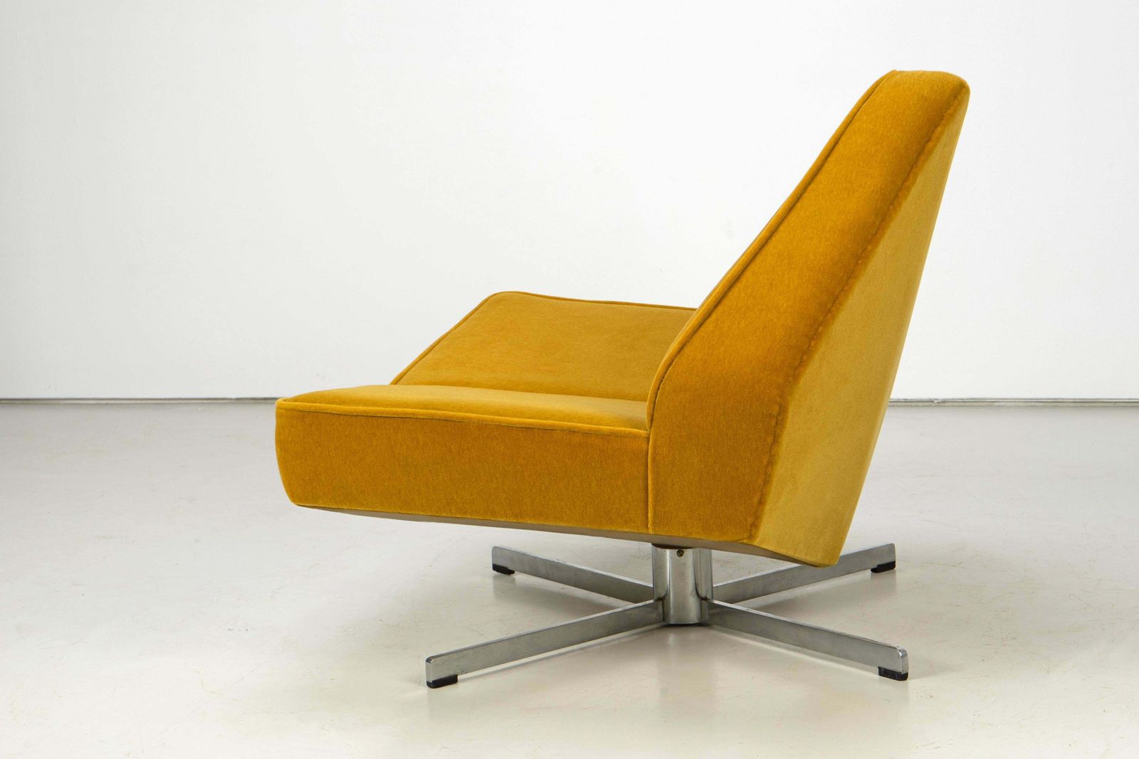 photo for sale Swivelling Mid Century Lounge Chair "Brasilia" By Edition Schmieder, 1960s