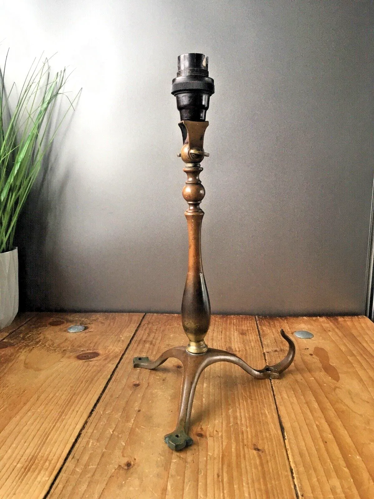 Antique Arts & Crafts Articulated Brass Candlestick Carriage Lamp Base Light photo furniture