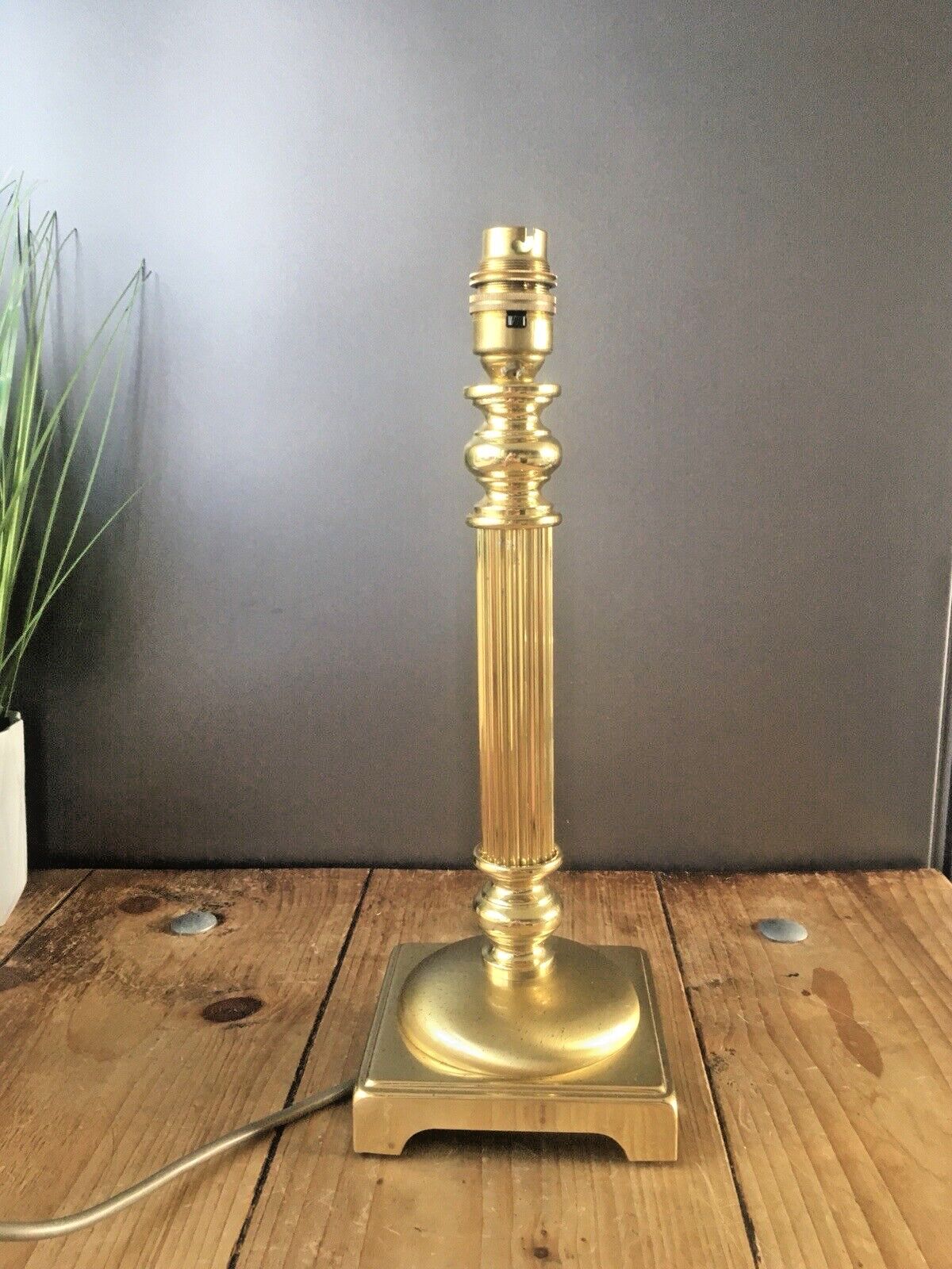 Vintage German Brass Corinthian Column Table Lamp Grand Antique Country House photo vinterior